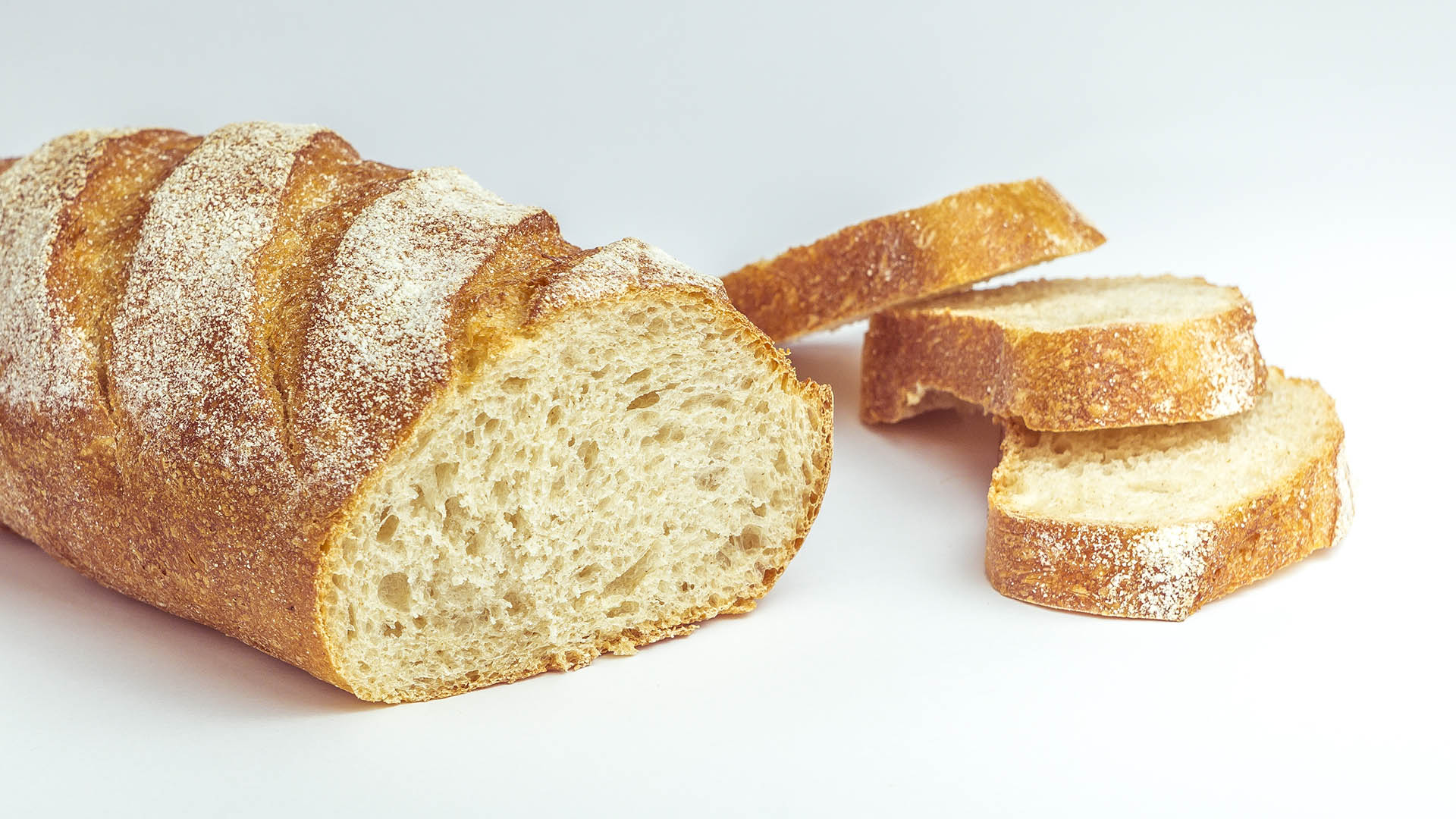 Buona abitudine  porzionare il pane in modo da regolarne il consumo a tavola
